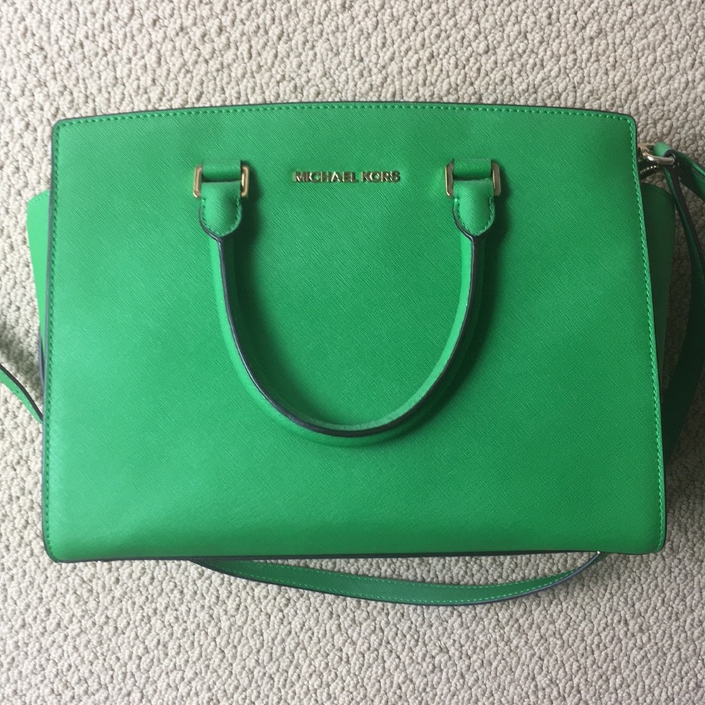 Michael Kors Large Selma Crossbody bag in green